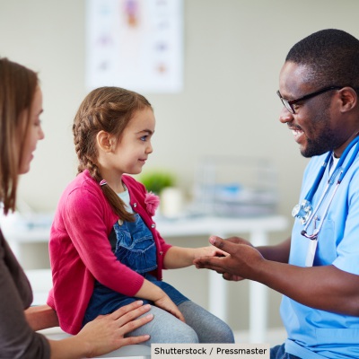 Young child at doctor's appointment | Shutterstock, Pressmaster